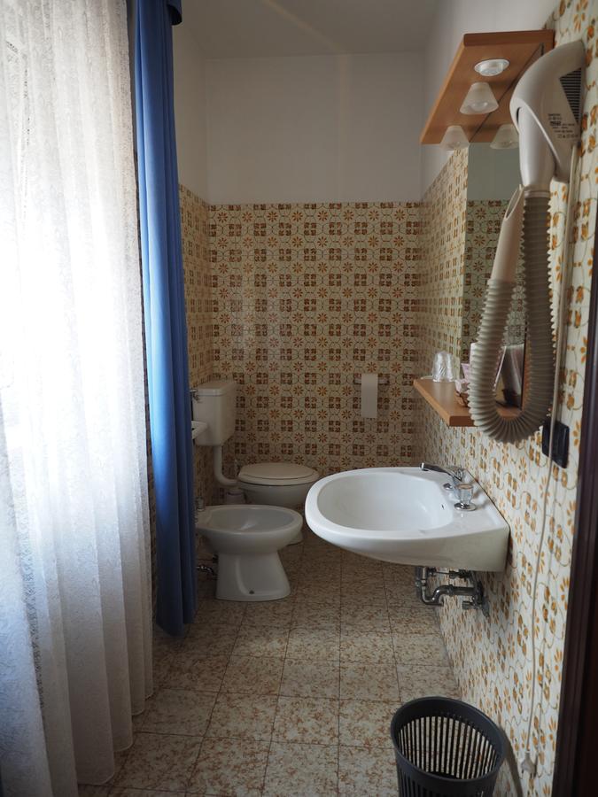 Albergo Alla Stazione Roncegno Exterior foto